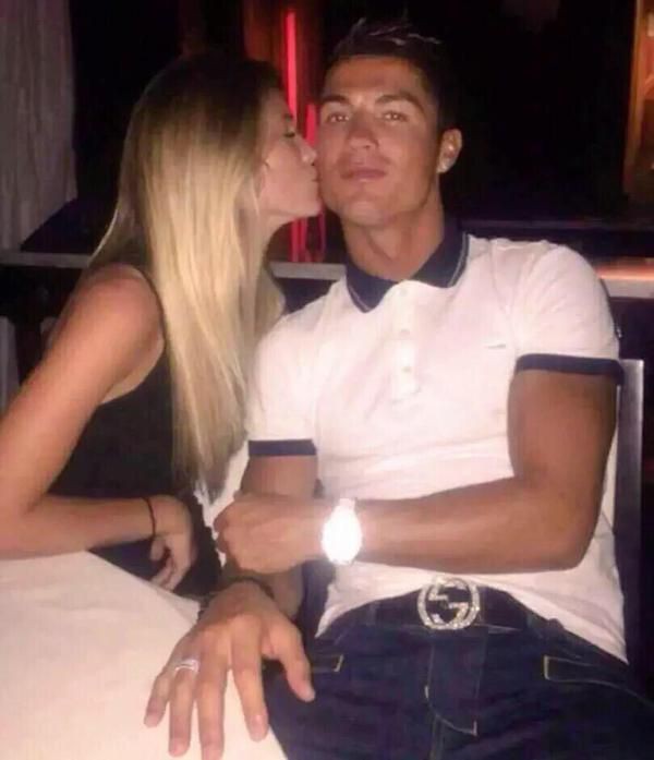 CR7 com amiga da dona do celular