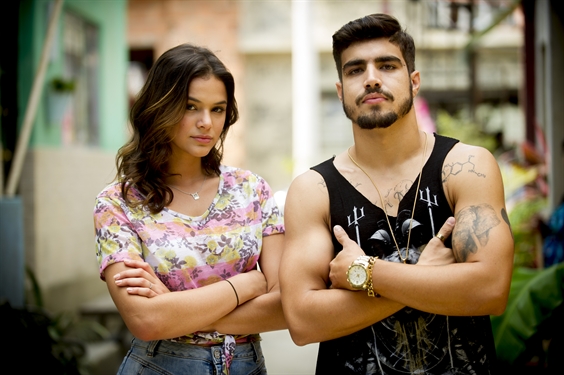 Mari (Bruna Marquezine) e Grego (Caio Castro) (Foto: Globo/João Miguel Júnior)