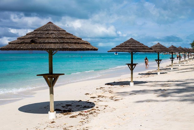 A praia de Grace Bay, em Providenciales, ilha de Turks e Caicos (Foto: Divulgação/Turks &amp; Caicos Islands)