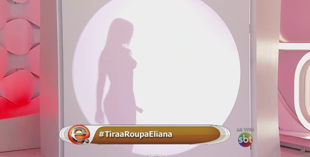 Eliana troca de roupa ao vivo (Foto: Reprodução / SBT)